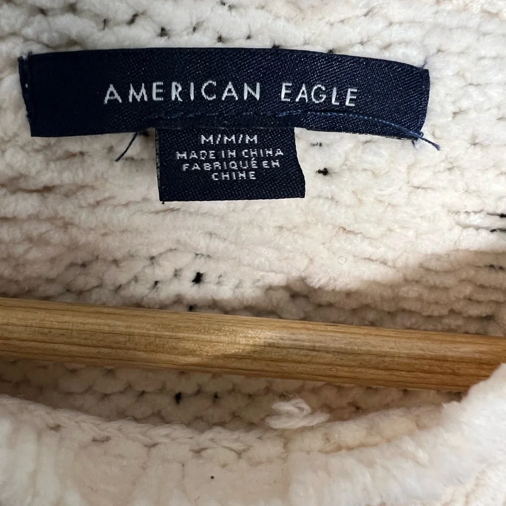 NWOT A&E Cable Knit off-white Sweater - Picture 4 of 7